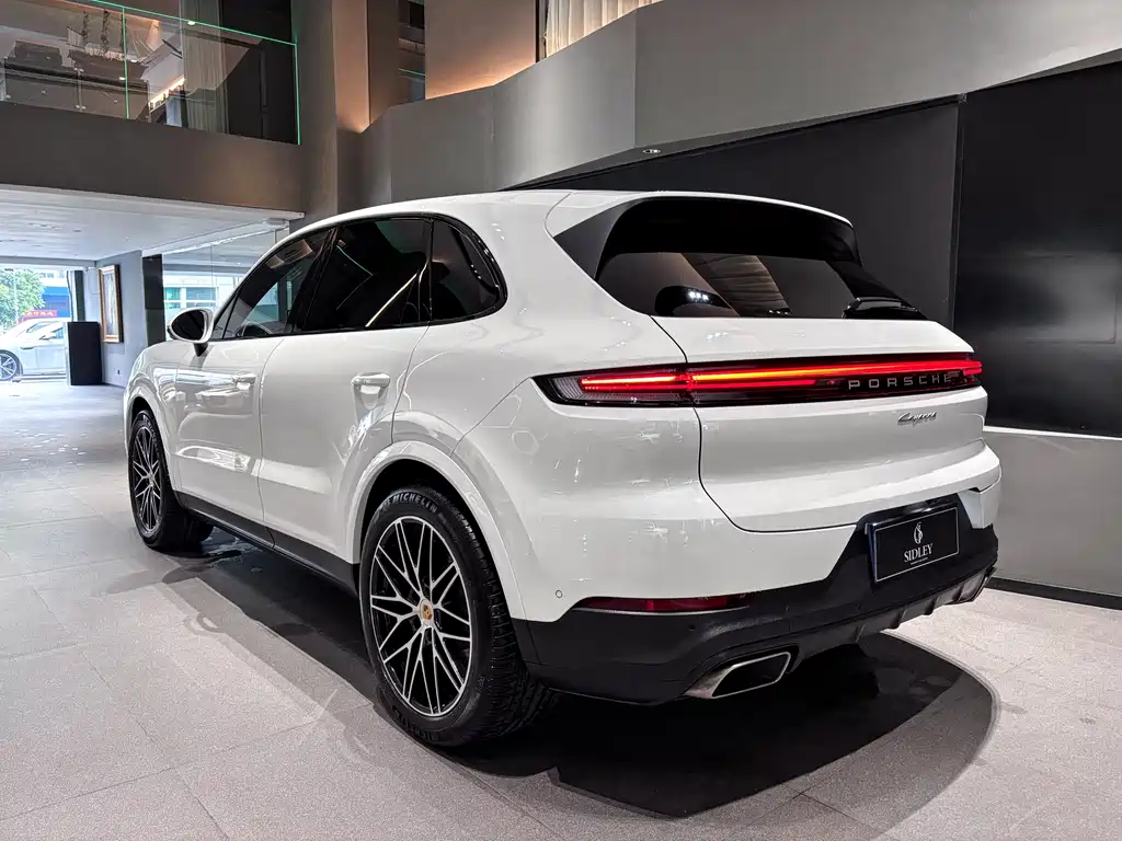 Porsche Porsche Cayenne 2024 Model Cayenne 3.0T 2024 - thumbnail 4