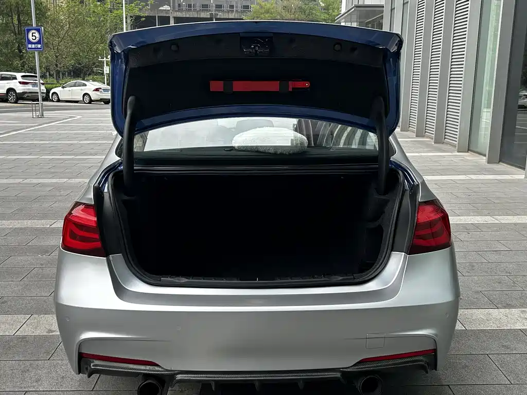 BMW BMW 3 Series 2018 320Li M Sport Black Night Edition 2018 - thumbnail 24