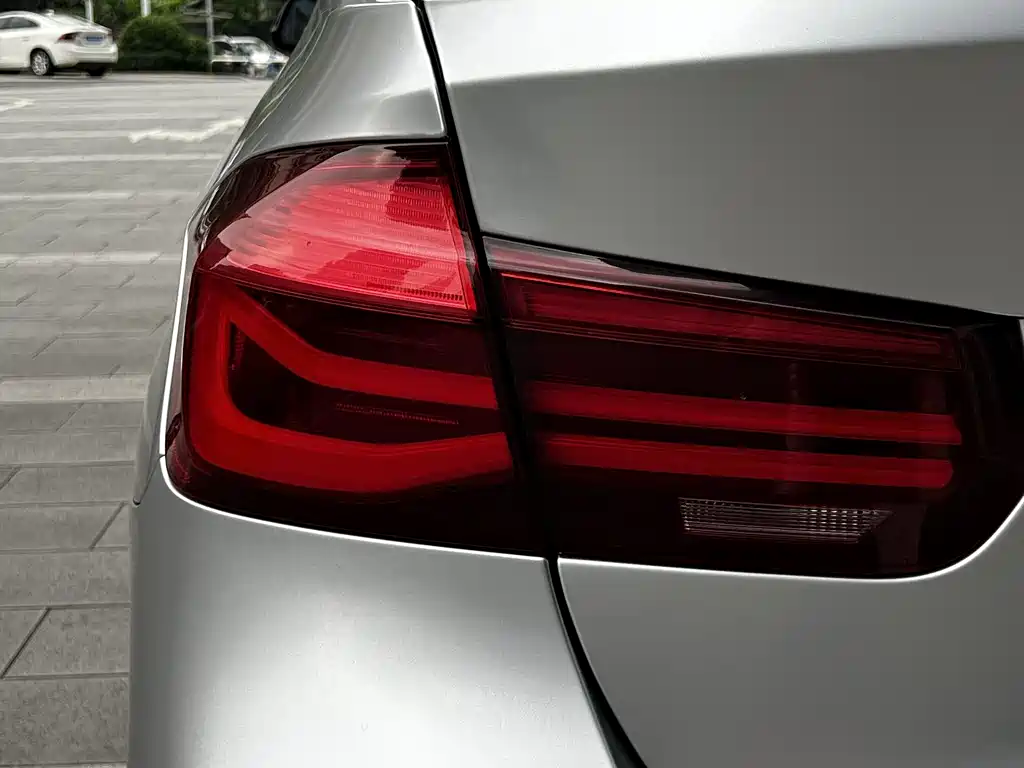 BMW BMW 3 Series 2018 320Li M Sport Black Night Edition 2018 - thumbnail 25