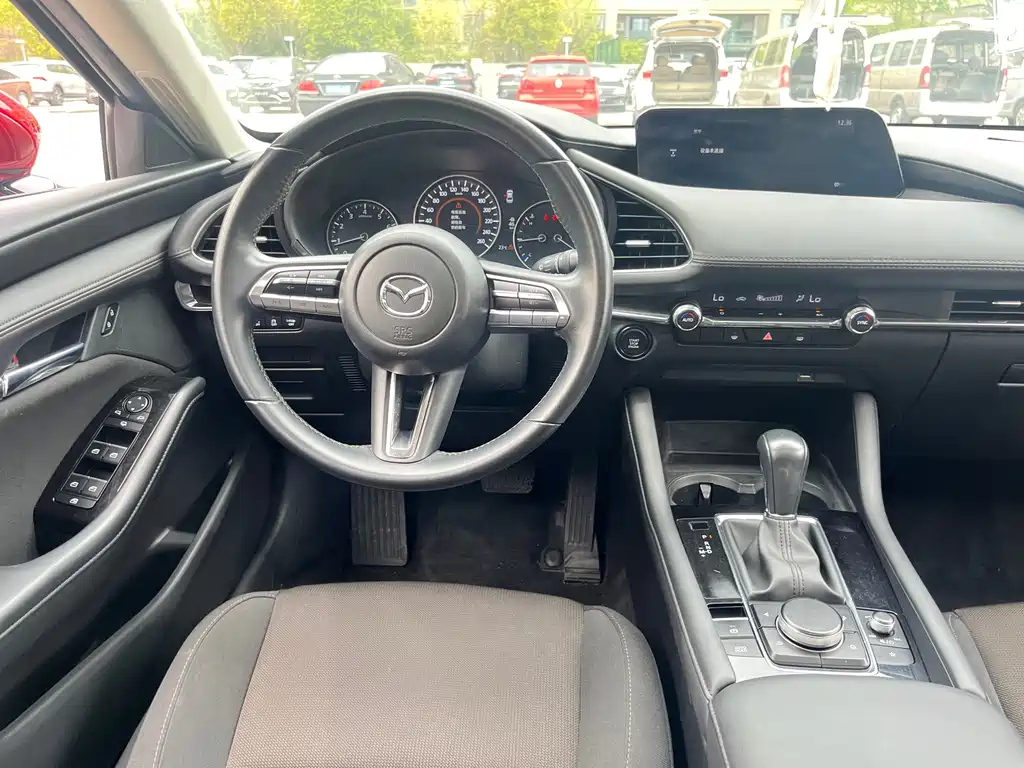Mazda Mazda 3 Axela 2020 2.0L Automatic Quality Edition 2021 - thumbnail 12
