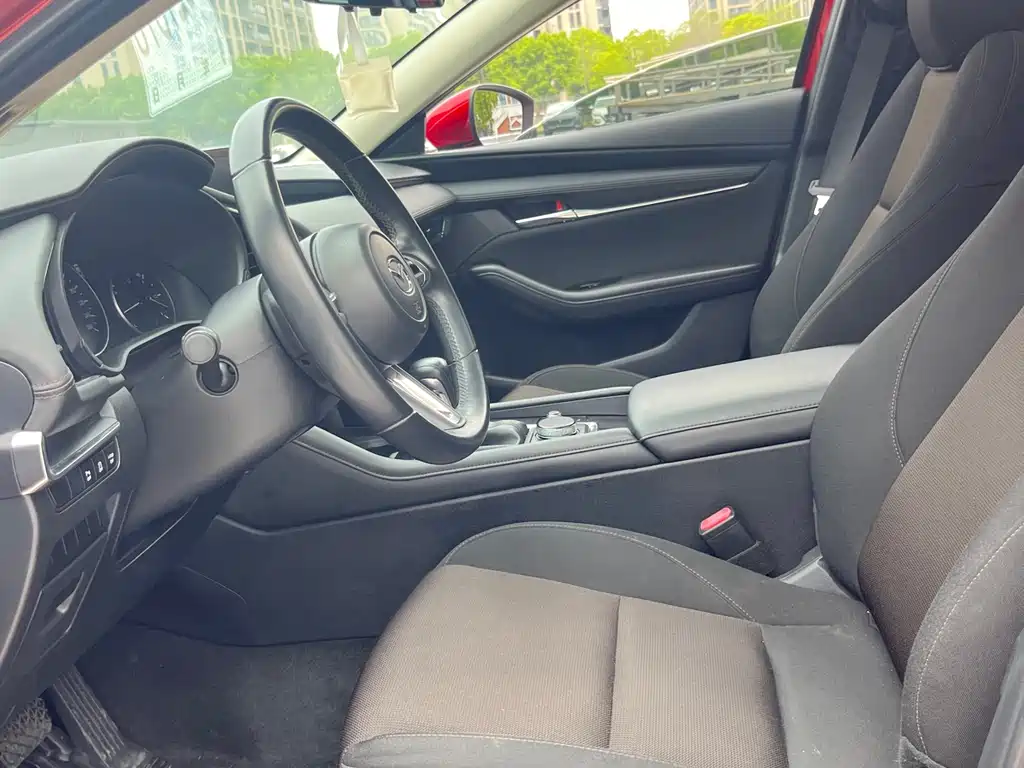 Mazda Mazda 3 Axela 2020 2.0L Automatic Quality Edition 2021 - thumbnail 13
