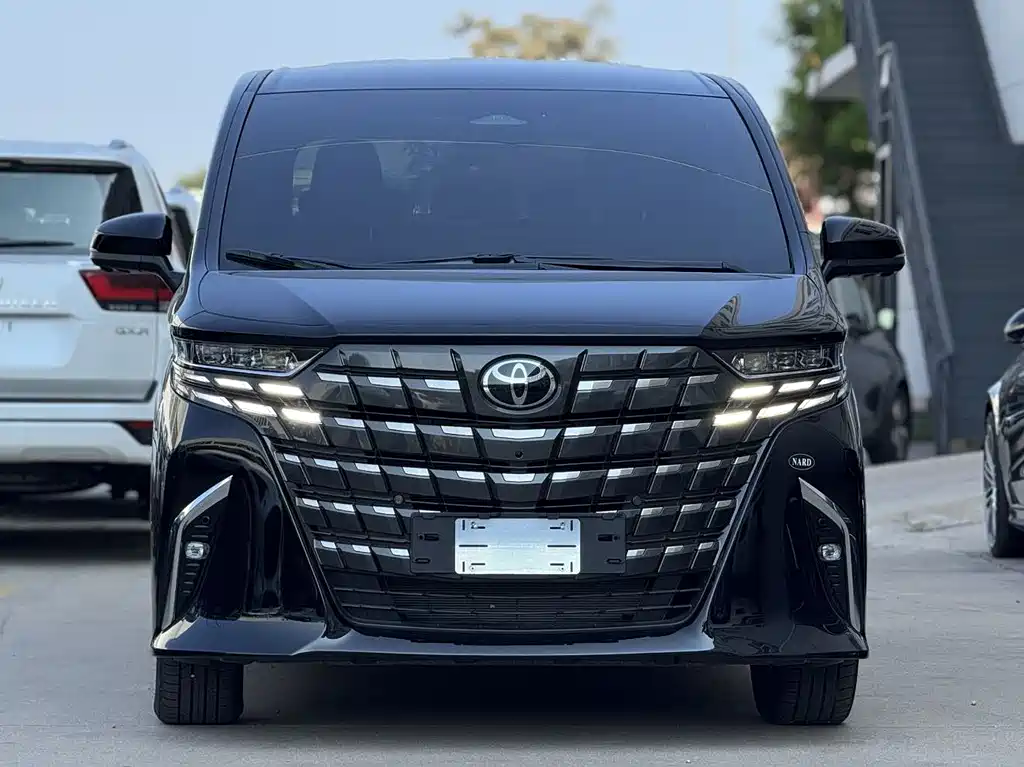 Toyota Toyota Alphard 2025 Model Hybrid 2.5L Premium Gold Edition 2026 - thumbnail 2