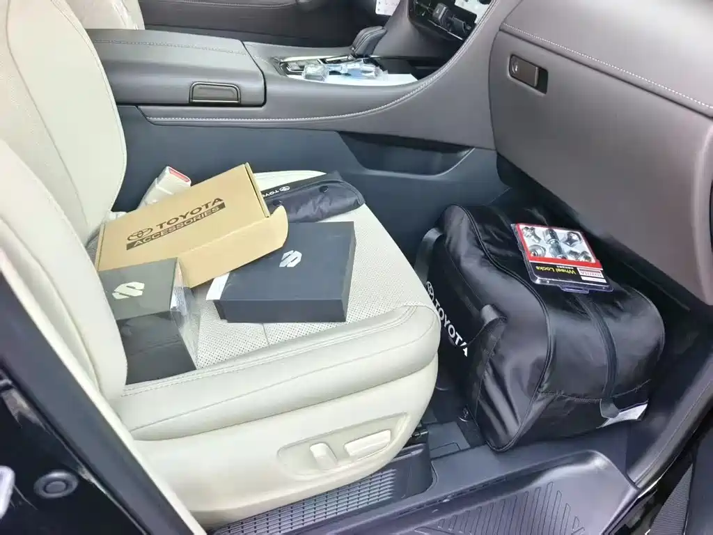 Toyota Toyota Alphard 2025 Model Hybrid 2.5L Premium Gold Edition 2026 - thumbnail 7