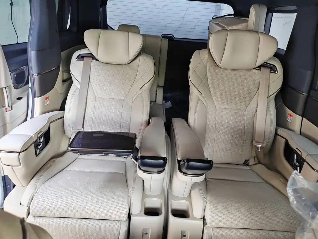 Toyota Toyota Alphard 2025 Model Hybrid 2.5L Premium Gold Edition 2026 - thumbnail 13