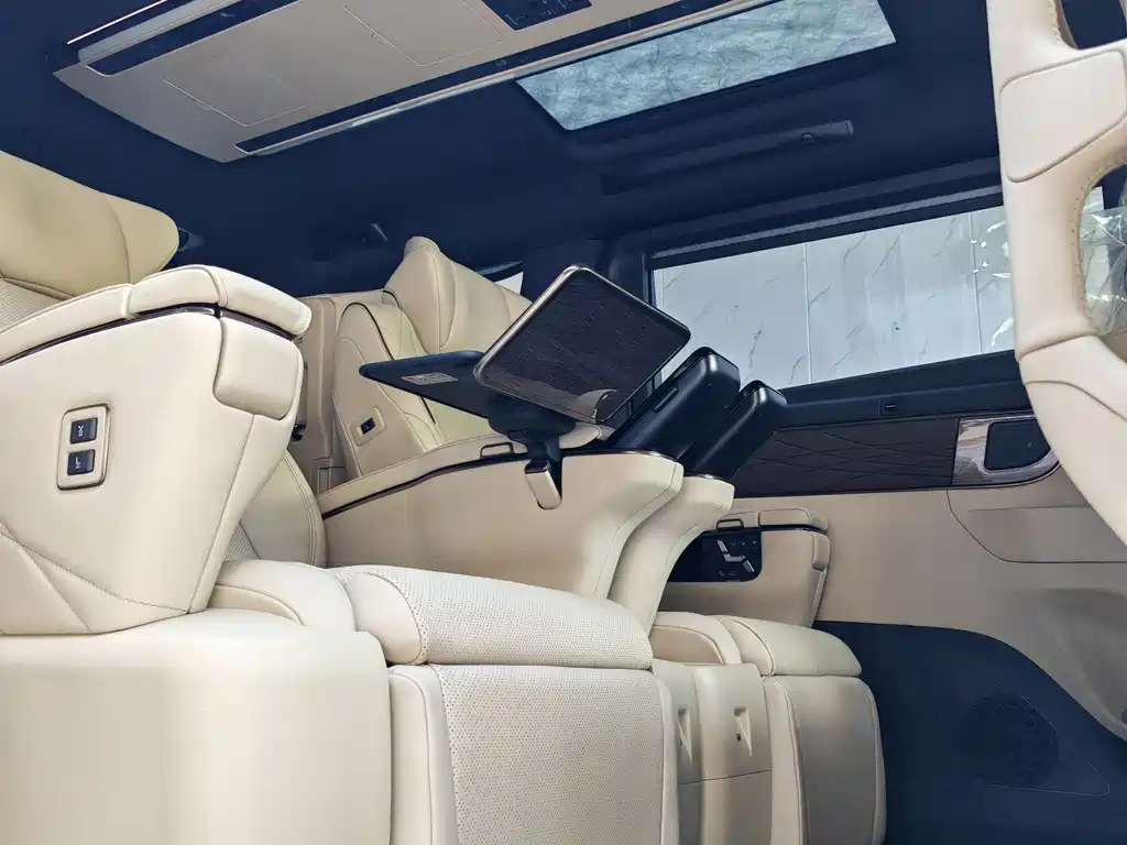 Toyota Toyota Alphard 2025 Model Hybrid 2.5L Premium Gold Edition 2026 - thumbnail 14