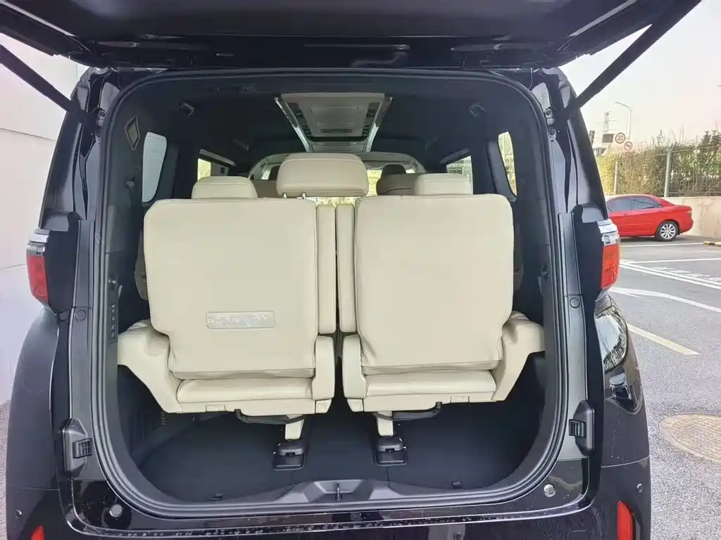 Toyota Toyota Alphard 2025 Model Hybrid 2.5L Premium Gold Edition 2026 - thumbnail 15