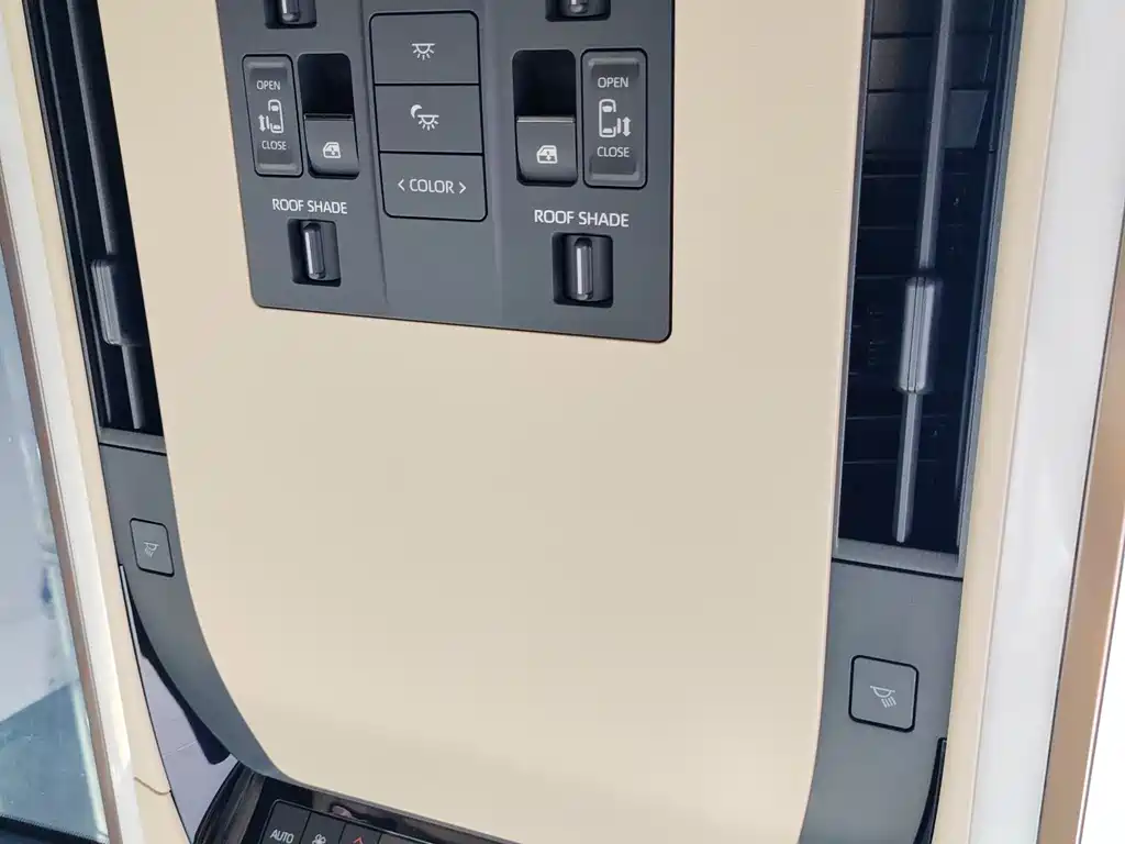 Toyota Toyota Alphard 2025 Model Hybrid 2.5L Premium Gold Edition 2026 - thumbnail 18