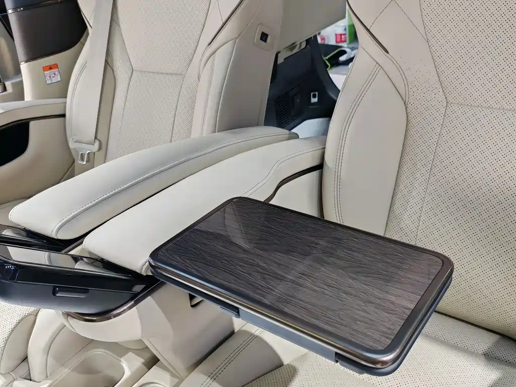 Toyota Toyota Alphard 2025 Model Hybrid 2.5L Premium Gold Edition 2026 - thumbnail 19