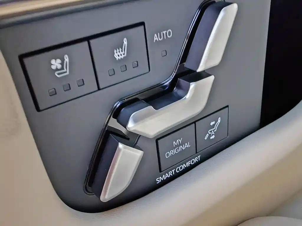 Toyota Toyota Alphard 2025 Model Hybrid 2.5L Premium Gold Edition 2026 - thumbnail 22