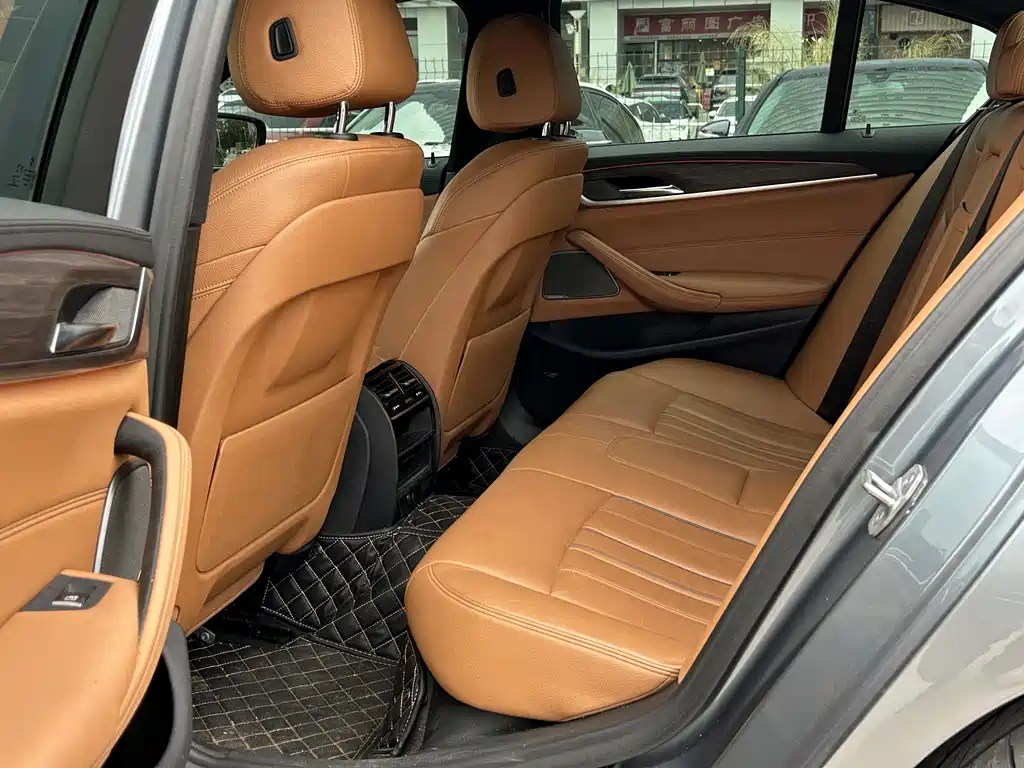 BMW BMW 5 Series (Imported) 2018 Model 530i M Sport Package 2018 - thumbnail 9