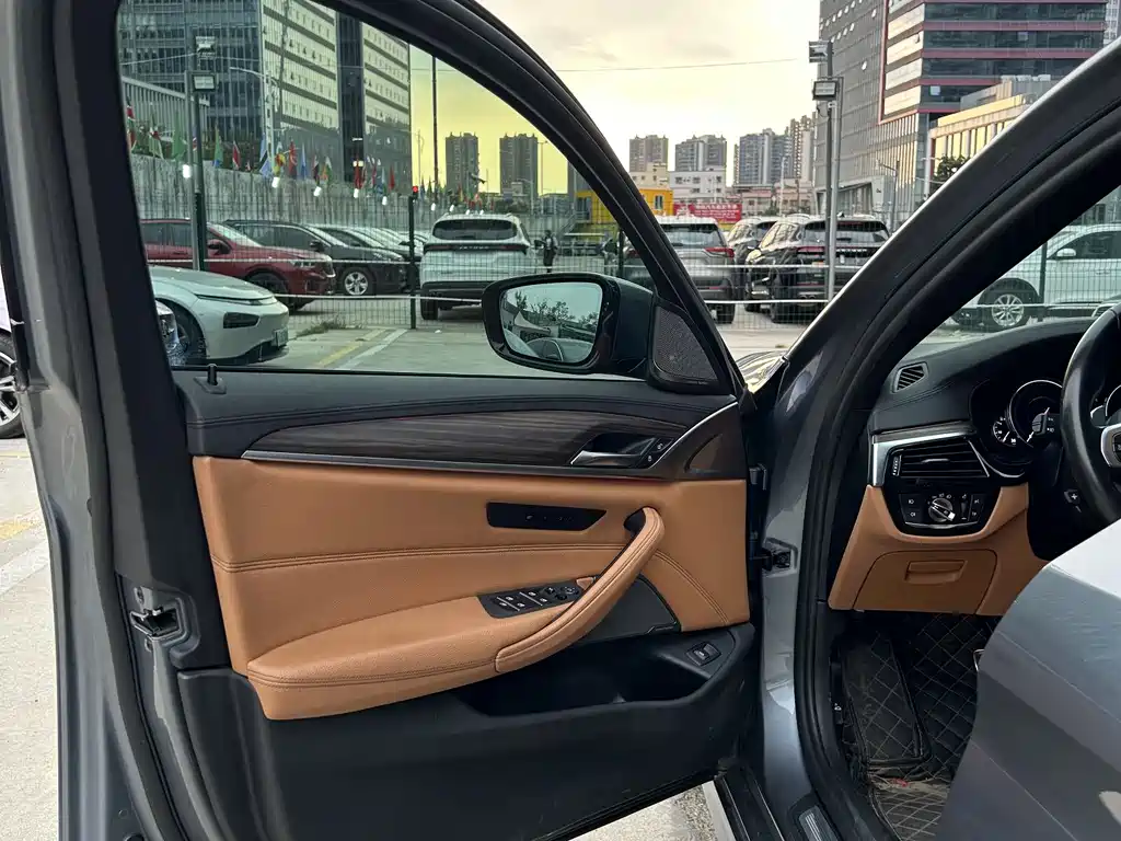 BMW BMW 5 Series (Imported) 2018 Model 530i M Sport Package 2018 - thumbnail 16