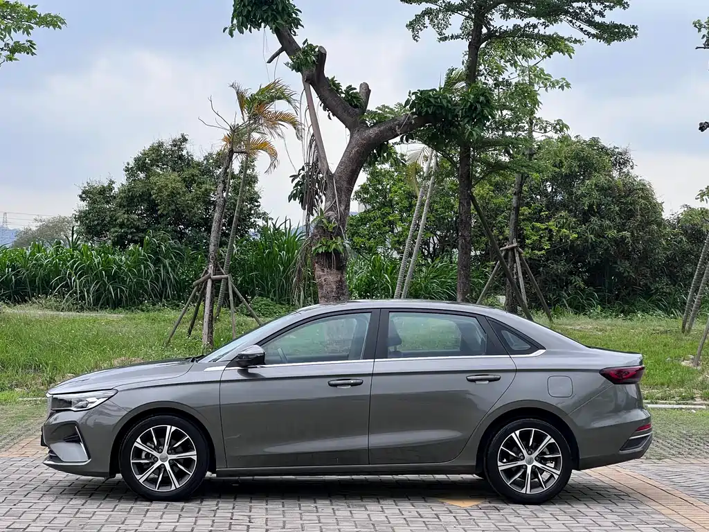Geely Auto Geely Emgrand 2022 4th Generation 1.5L CVT Flagship 2022 - thumbnail 4