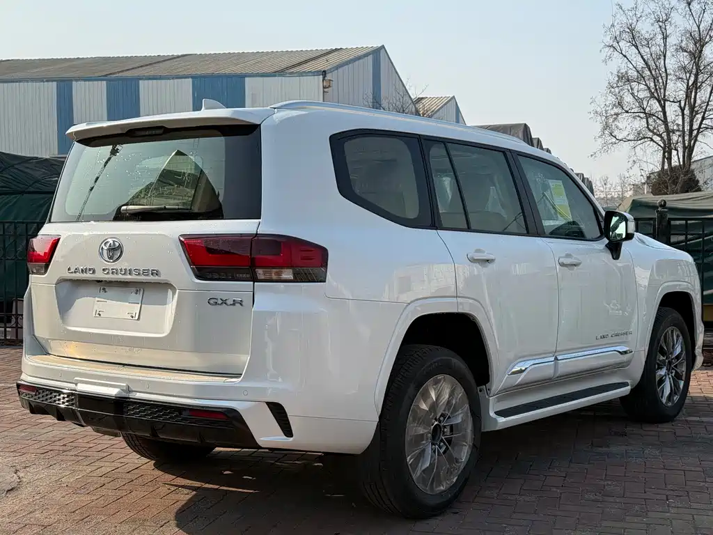 Toyota Land Cruiser LC300 2026 Model 4.0L Middle East Version 2026 - thumbnail 8
