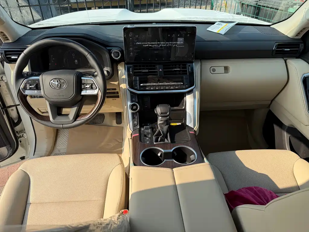Toyota Land Cruiser LC300 2026 Model 4.0L Middle East Version 2026 - thumbnail 15