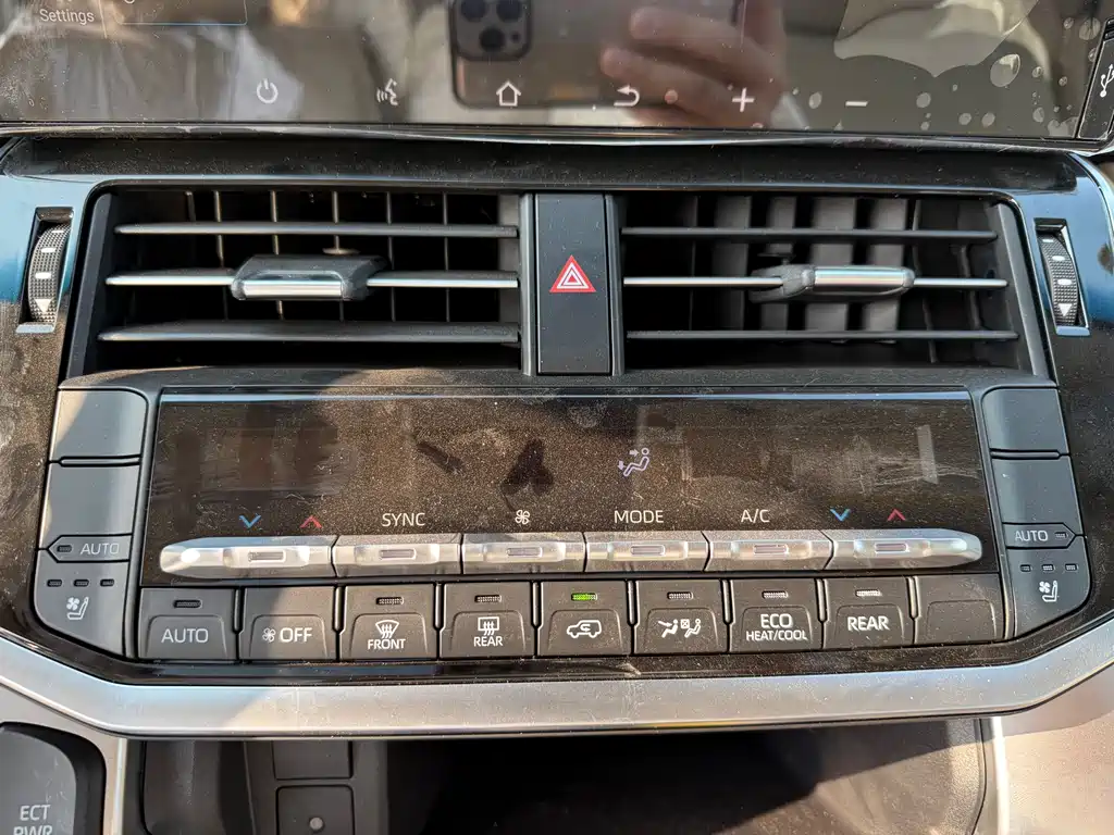 Toyota Land Cruiser LC300 2026 Model 4.0L Middle East Version 2026 - thumbnail 19