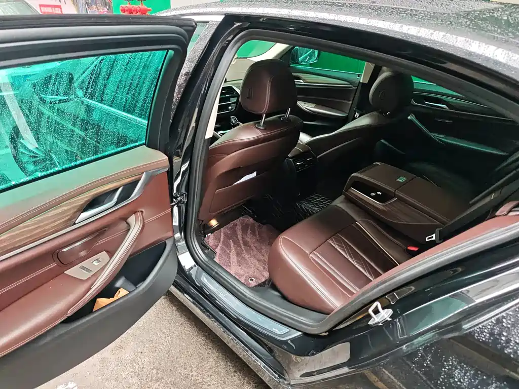 BMW BMW 5 Series Hybrid 2020 530Le Luxury Package 2019 - thumbnail 8