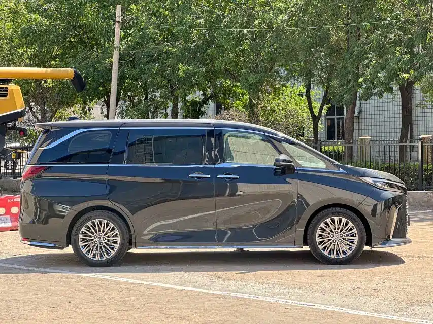 Lexus Lexus LM 2025 350h Seven-seat Elegant Version 2026 - thumbnail 3