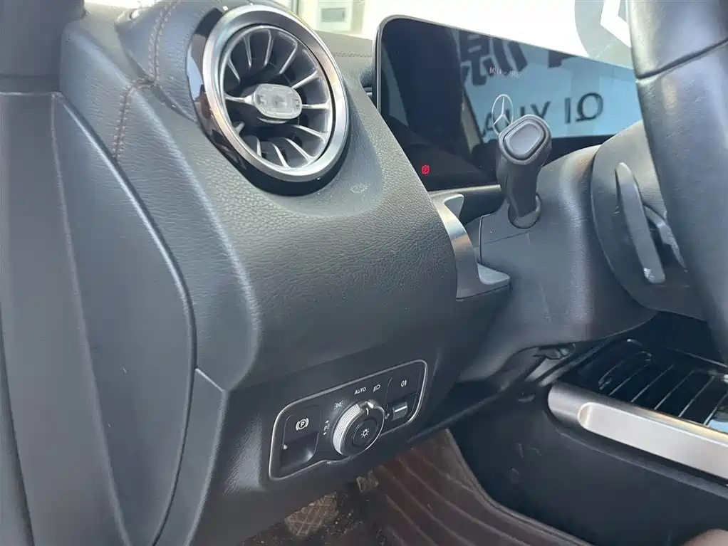 Mercedes-Benz Mercedes-Benz GLB 2020 Facelift GLB 200 Style 2020 - thumbnail 7