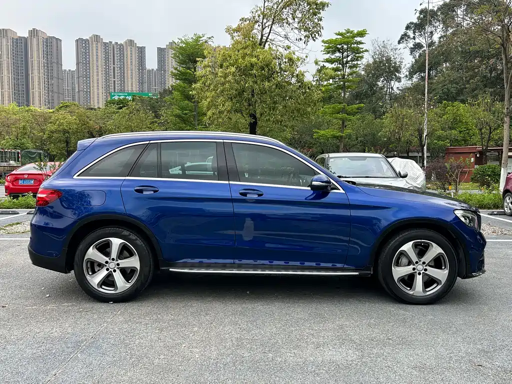 Mercedes-Benz Mercedes-Benz GLC 2017 GLC 300 4MATIC Sport Edition 2017 - thumbnail 4