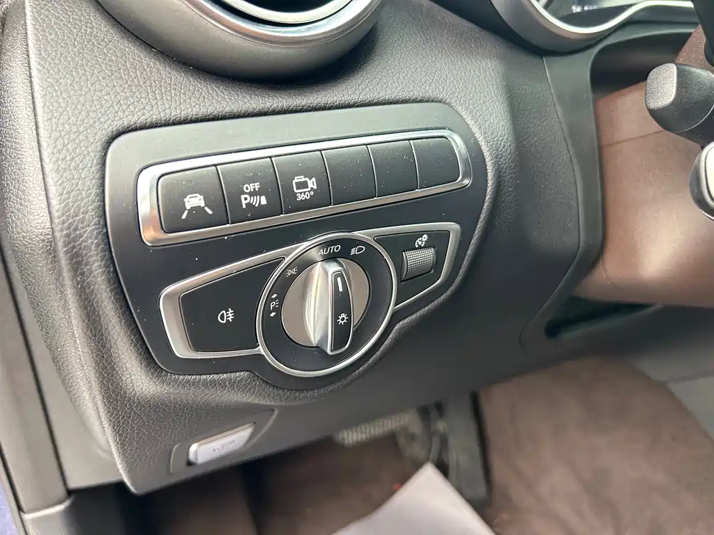 Mercedes-Benz Mercedes-Benz GLC 2017 GLC 300 4MATIC Sport Edition 2017 - thumbnail 17