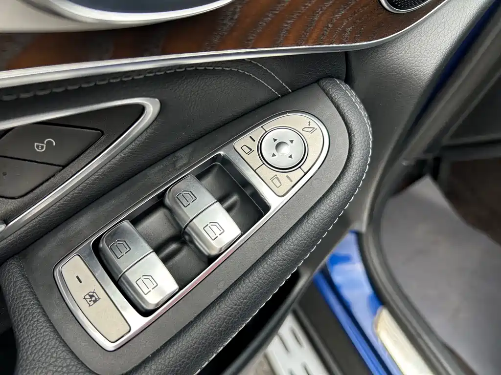 Mercedes-Benz Mercedes-Benz GLC 2017 GLC 300 4MATIC Sport Edition 2017 - thumbnail 19