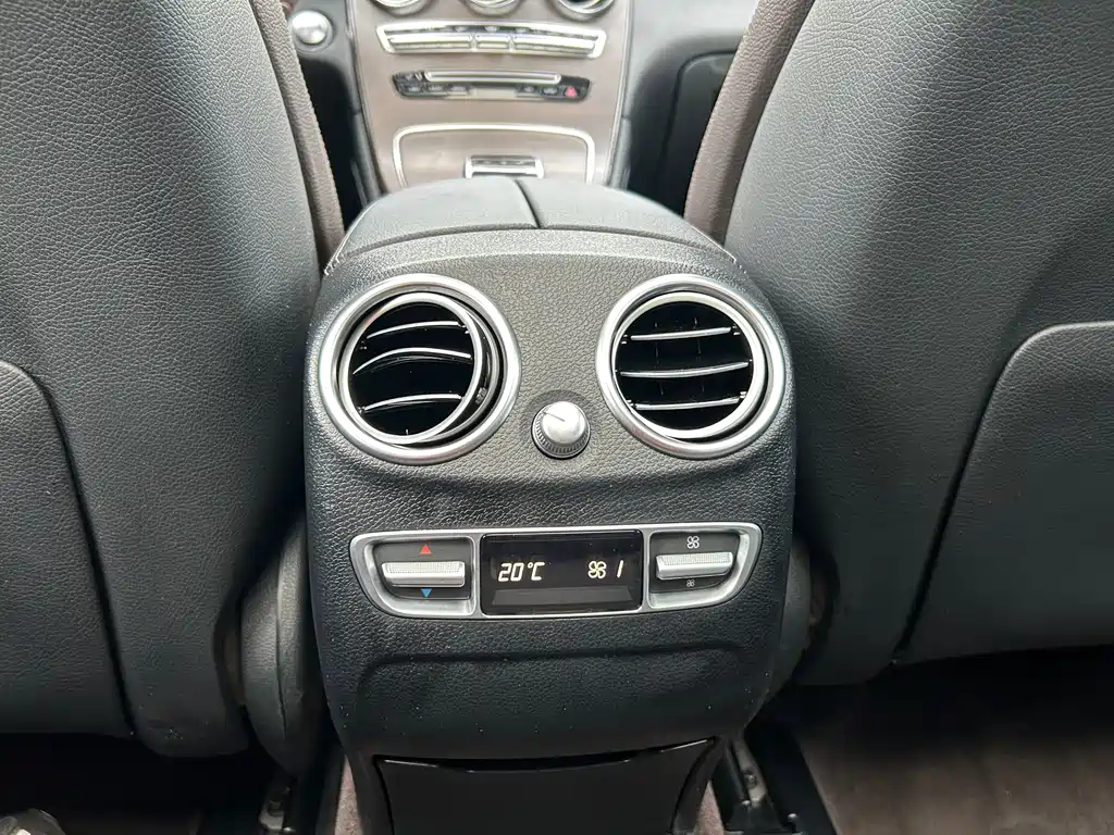 Mercedes-Benz Mercedes-Benz GLC 2017 GLC 300 4MATIC Sport Edition 2017 - thumbnail 26