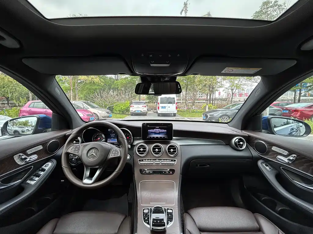 Mercedes-Benz Mercedes-Benz GLC 2017 GLC 300 4MATIC Sport Edition 2017 - thumbnail 27