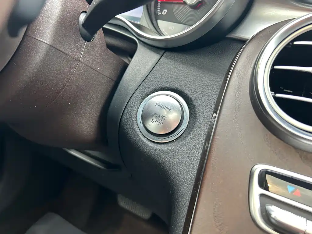 Mercedes-Benz Mercedes-Benz GLC 2017 GLC 300 4MATIC Sport Edition 2017 - thumbnail 30