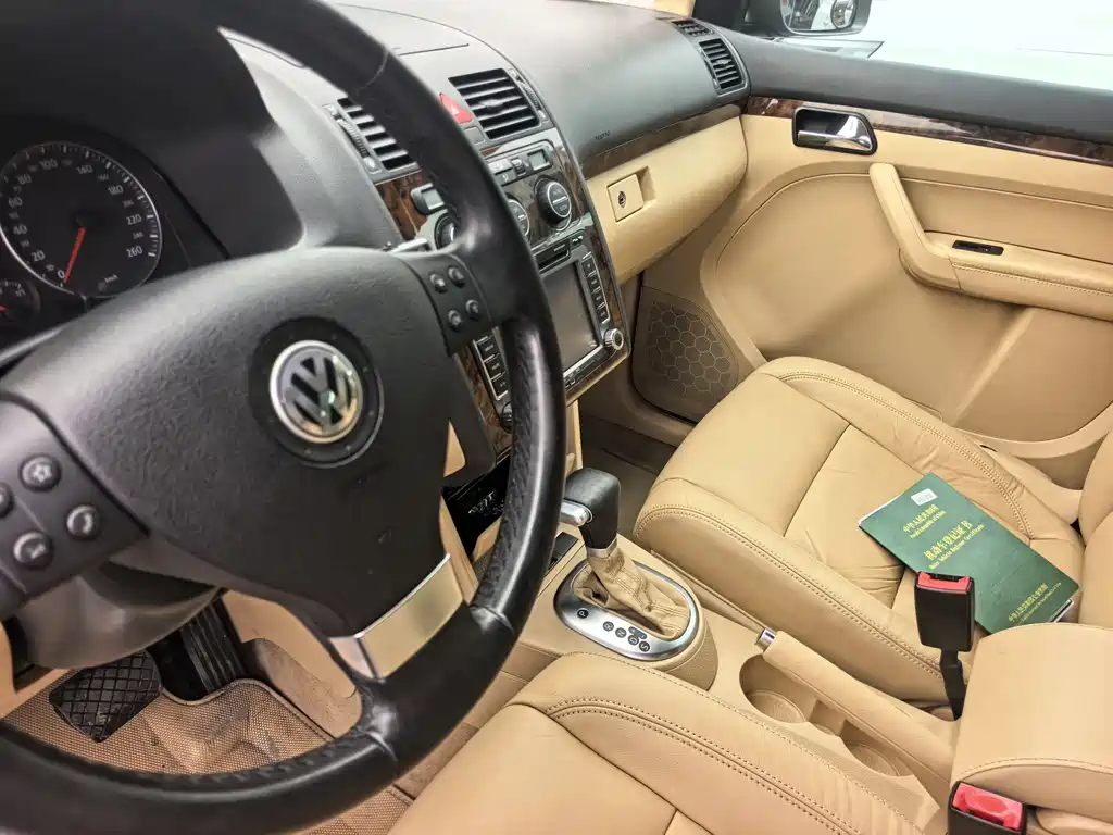 Volkswagen Volkswagen Touran 2008 1.8T Smart Luxury Edition Automatic 5-seater 2010 - thumbnail 6