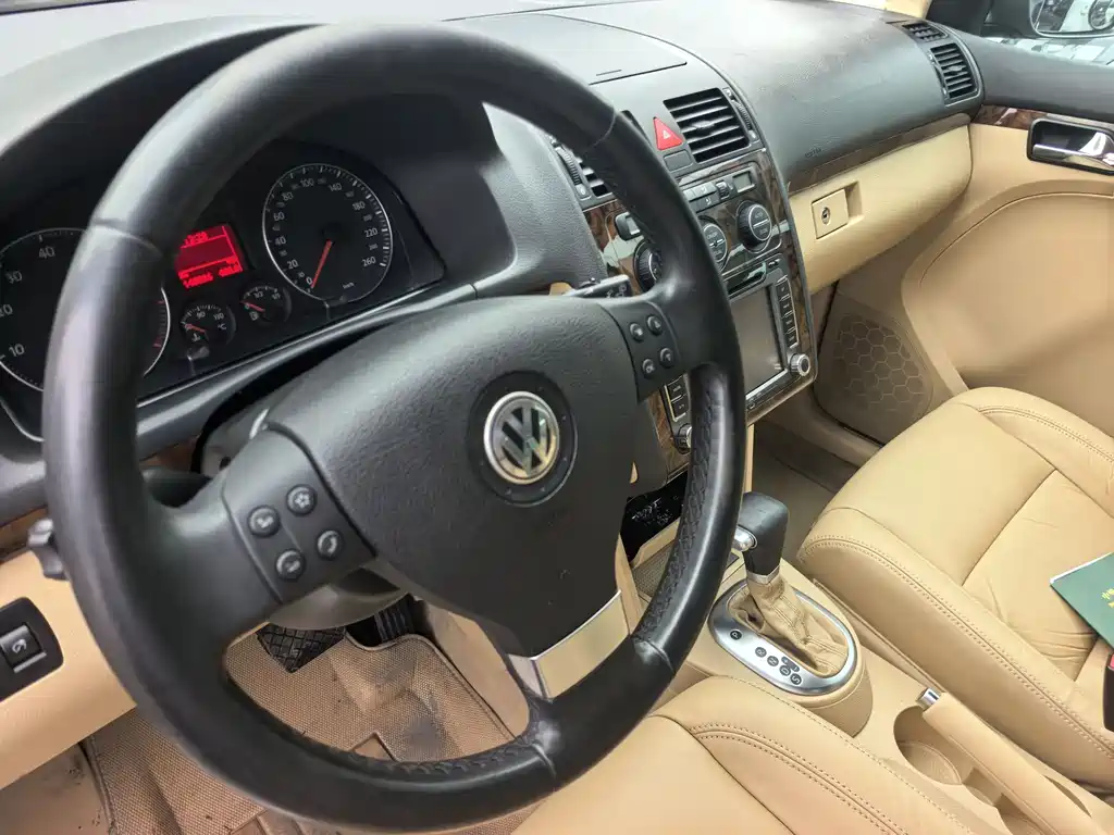 Volkswagen Volkswagen Touran 2008 1.8T Smart Luxury Edition Automatic 5-seater 2010 - thumbnail 10