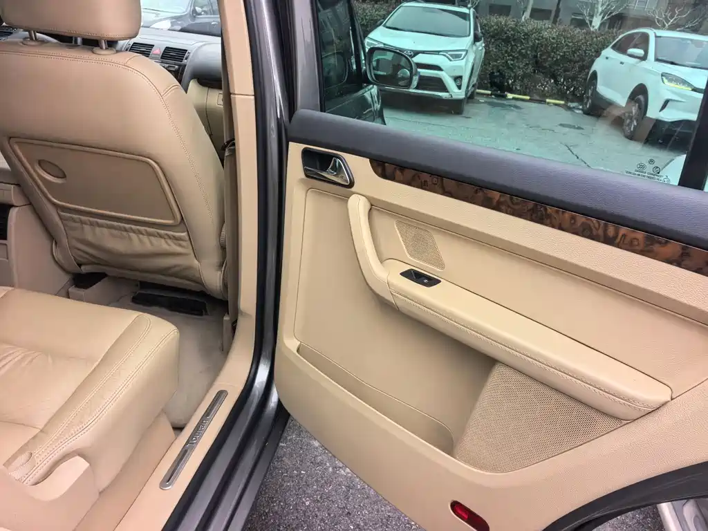 Volkswagen Volkswagen Touran 2008 1.8T Smart Luxury Edition Automatic 5-seater 2010 - thumbnail 18