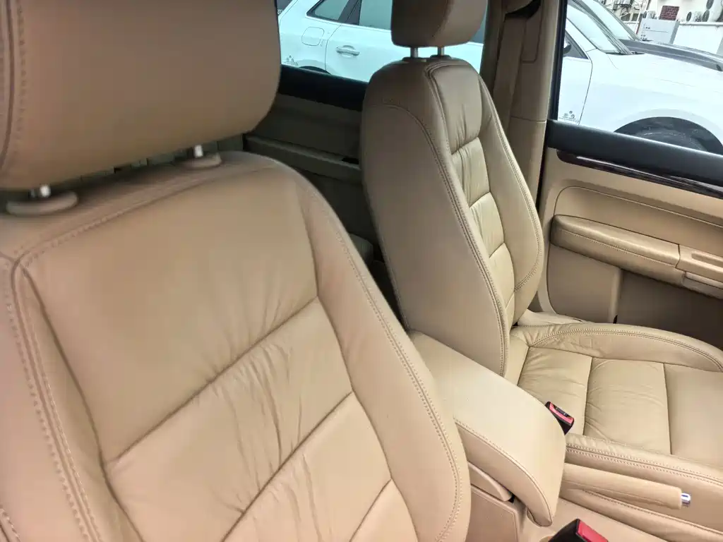 Volkswagen Volkswagen Touran 2008 1.8T Smart Luxury Edition Automatic 5-seater 2010 - thumbnail 21