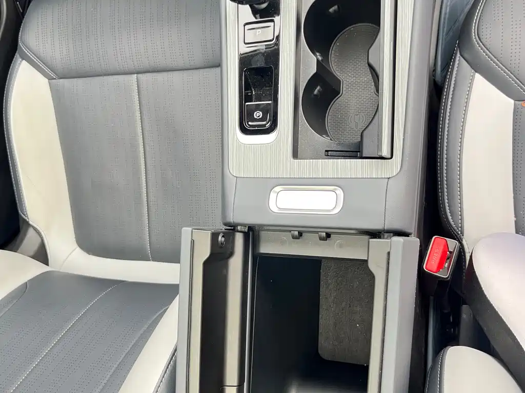 Geely Auto Geely Boyue L 2025 Model Year 4th Generation 1.5TD DCT Shanhe 2025 - thumbnail 12