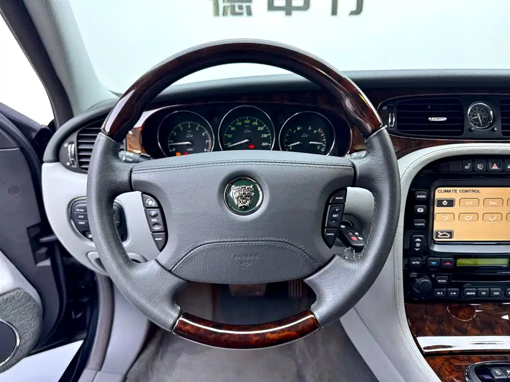 Jaguar Jaguar XJ 2005 XJ8L 4.2 2009 - thumbnail 13
