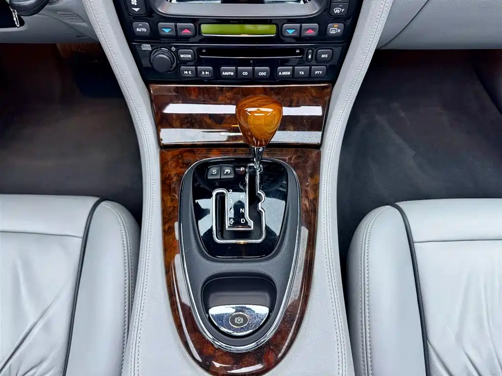 Jaguar Jaguar XJ 2005 XJ8L 4.2 2009 - thumbnail 16