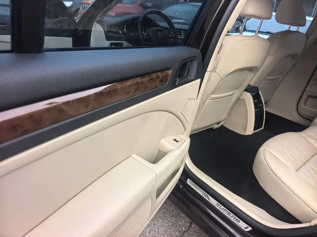 Škoda Skoda Superb 2013 1.8TSI Automatic Prestige Edition 2014 - thumbnail 12