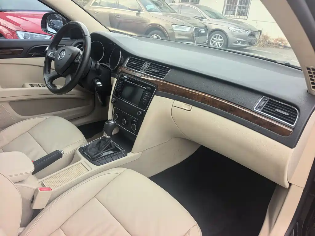 Škoda Skoda Superb 2013 1.8TSI Automatic Prestige Edition 2014 - thumbnail 26