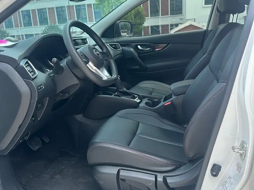 Nissan Nissan Qashqai 2023 Classic 2.0L CVT XV Comfort 2024 - thumbnail 4