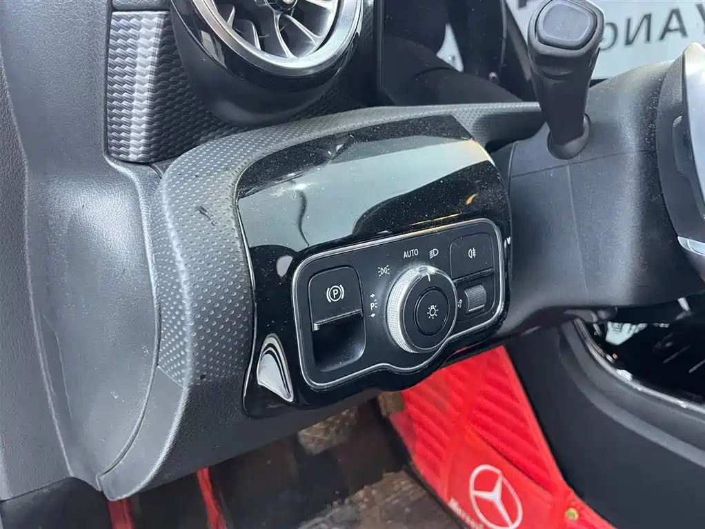 Mercedes-Benz Mercedes-Benz A-Class 2021 A 200 L Sport Sedan Fashion Edition 2021 - thumbnail 7
