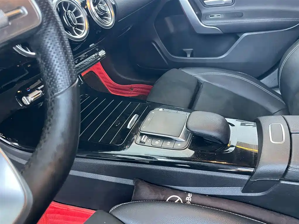 Mercedes-Benz Mercedes-Benz A-Class 2021 A 200 L Sport Sedan Fashion Edition 2021 - thumbnail 10