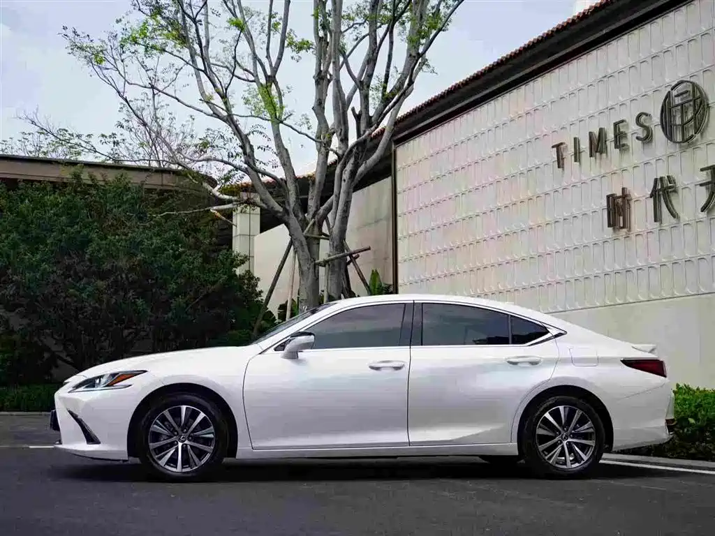Lexus Lexus ES 2020 200 Excellent Edition 2021 - thumbnail 4