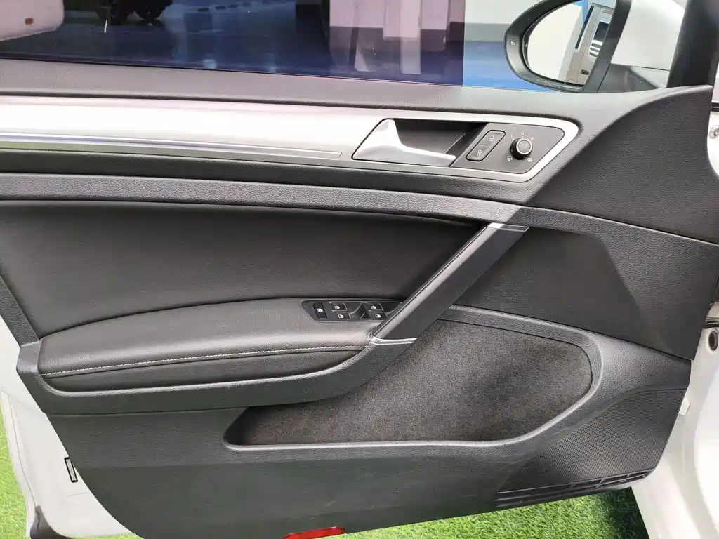 Volkswagen Volkswagen Golf 2018 230TSI Automatic Comfort Model 2018 - thumbnail 4