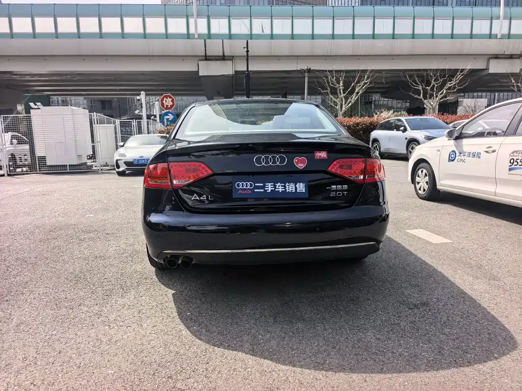 Audi Audi A4L 2012 2.0 TFSI Automatic Luxury Model 2012 - thumbnail 5