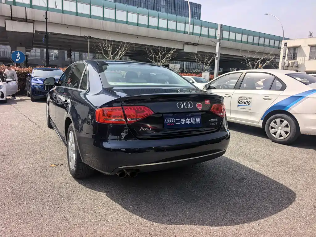 Audi Audi A4L 2012 2.0 TFSI Automatic Luxury Model 2012 - thumbnail 6