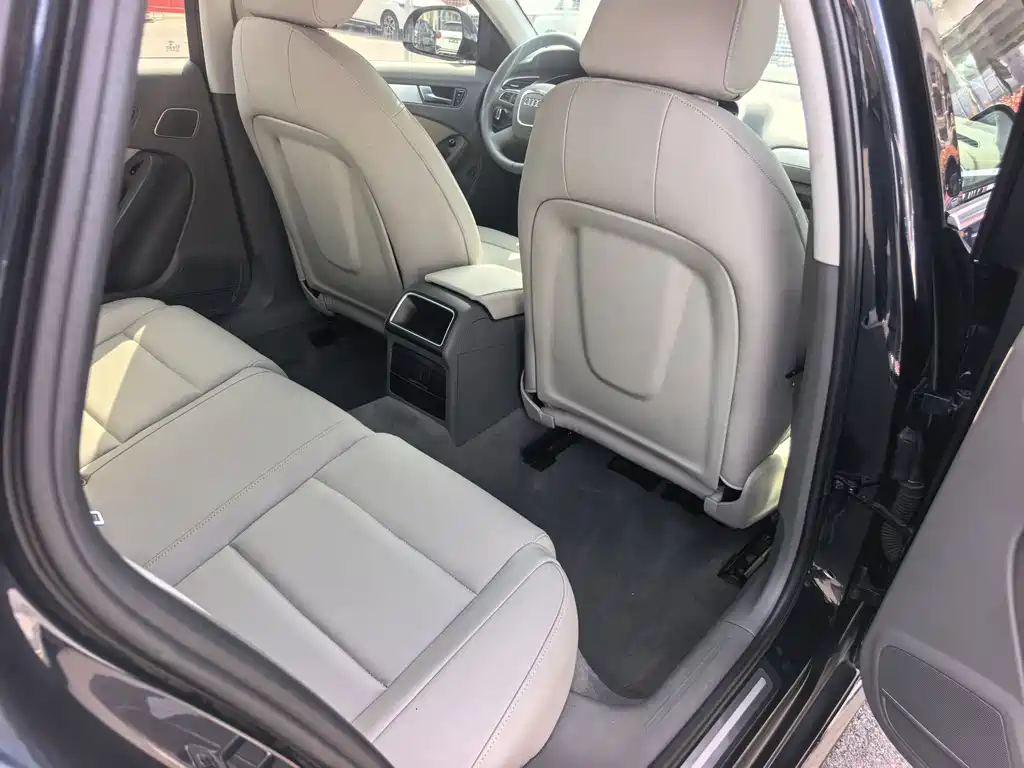 Audi Audi A4L 2012 2.0 TFSI Automatic Luxury Model 2012 - thumbnail 9