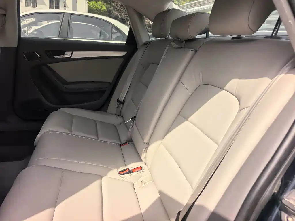 Audi Audi A4L 2012 2.0 TFSI Automatic Luxury Model 2012 - thumbnail 13