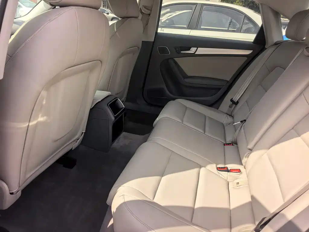 Audi Audi A4L 2012 2.0 TFSI Automatic Luxury Model 2012 - thumbnail 15