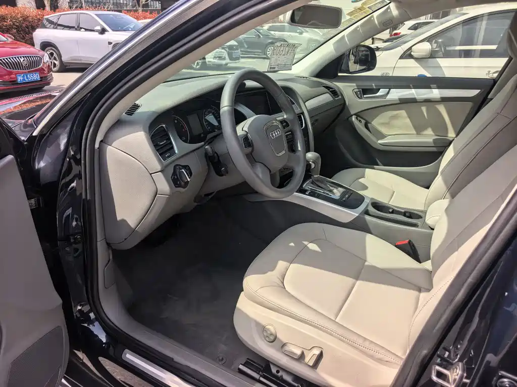 Audi Audi A4L 2012 2.0 TFSI Automatic Luxury Model 2012 - thumbnail 18