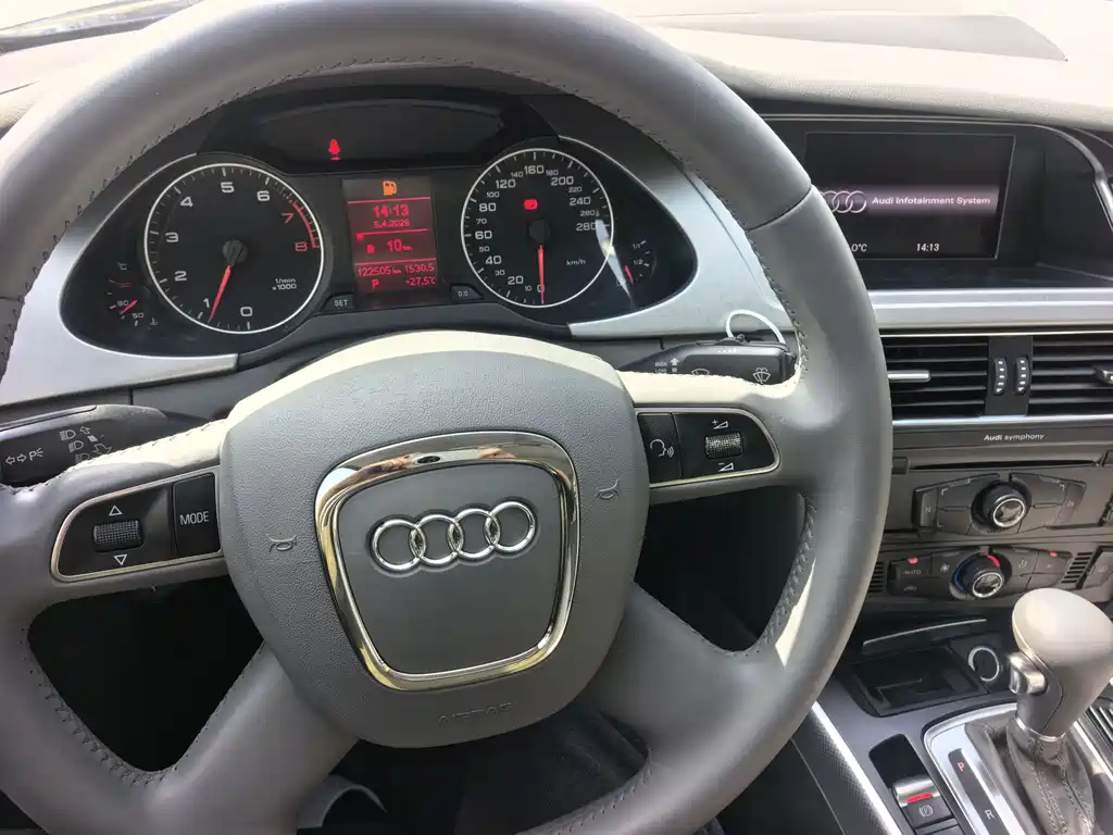 Audi Audi A4L 2012 2.0 TFSI Automatic Luxury Model 2012 - thumbnail 22