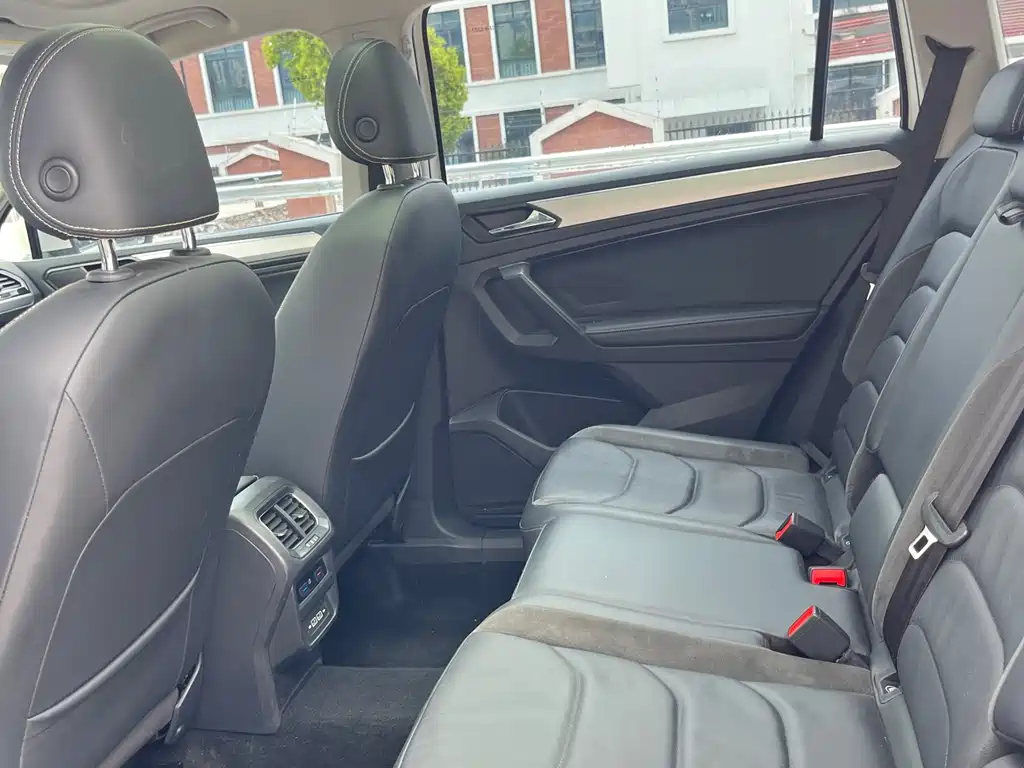 Volkswagen Volkswagen Tiguan L 2021 330TSI Automatic 2WD Smart Enjoy Edition 2021 - thumbnail 19